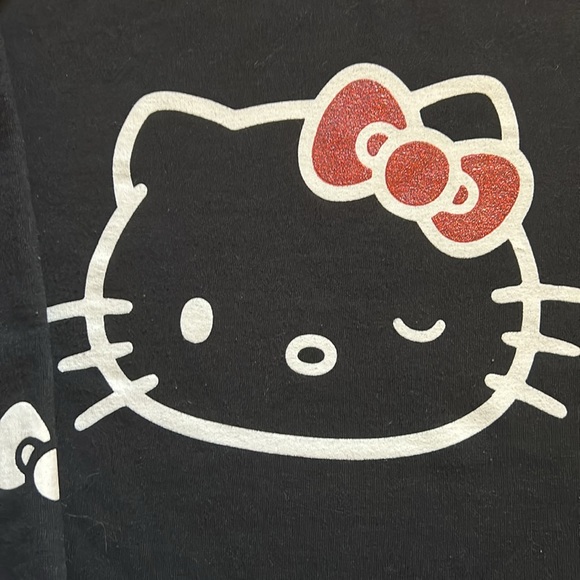 Hello Kitty black adorable sweatshirt 🖤🎀❤️ - Picture 2 of 4
